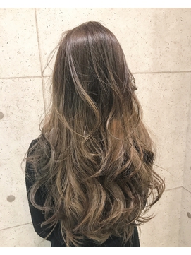 ロングヘアの女性